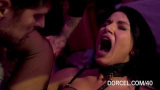 隐藏的快乐 - 纯粹的蒙面狂欢