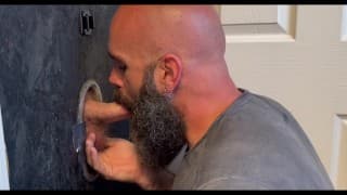 厚厚的姜鸡巴在 Gloryhole 滋养我