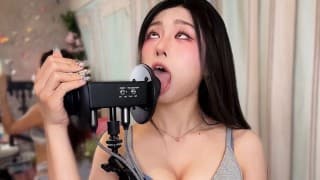 ASMR LICK ｜LonikaMeow港女舔耳 顱內高潮 3Dio Ear Licking Ahegao Kisses 耳舐め CK內衣【No ADs on PATREON & ONLYFANS】