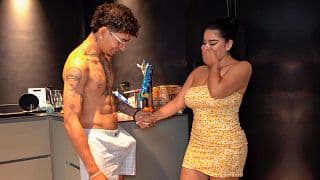 女佣帮助雇主的儿子提供特殊服务获得涨薪