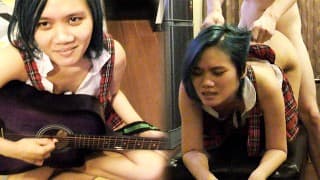 蓝头发的角质亚洲音乐学生乱搞老师通过考试