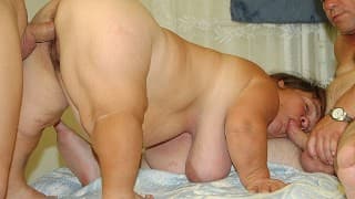 侏儒情侣第一次三人行