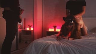 他妈的一个戴绿帽子的女孩和强大的卡明